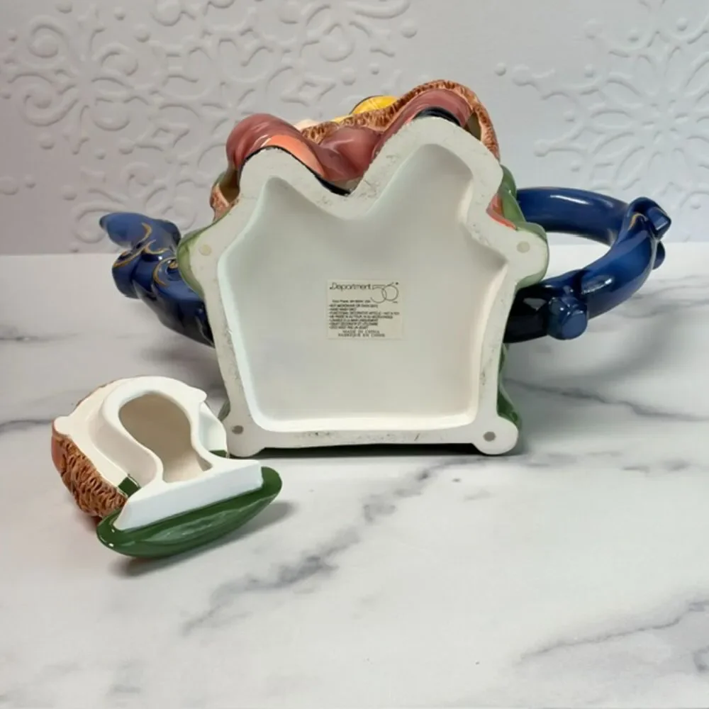 Department 56 Santa Claus Figural Teapot Green Chair Christmas Ceramic 10in
